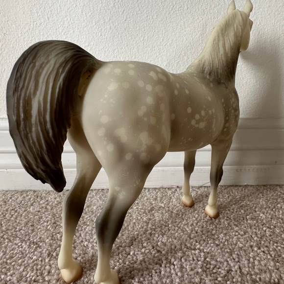 Breyer Horse #839 - Proud Arabian Stallion *Signed By Peter Stone* - Picture 6 of 9